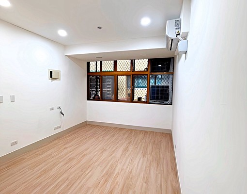 適合小家庭/上班族大學生合租/全新裝潢兩房/可租補/仲介勿擾 - Image 1