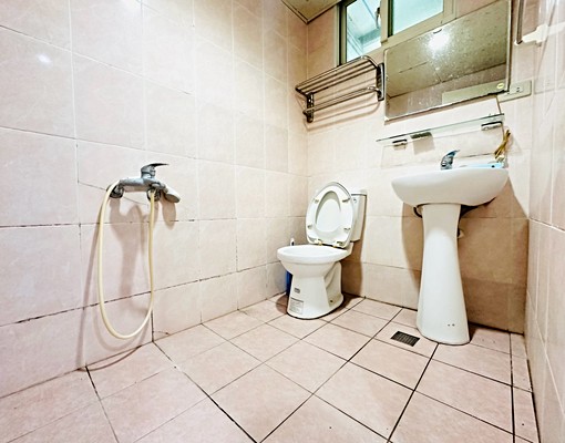 板新站/中山路/租屋補助/獨立陽台洗衣機/對外窗 - Image 5