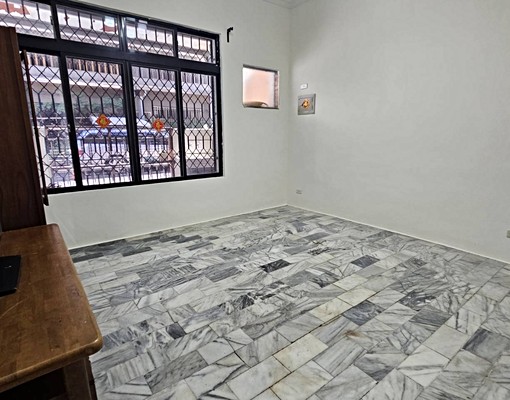 水湳經貿🩷透天5房+車庫🩷可租補 - Image 1