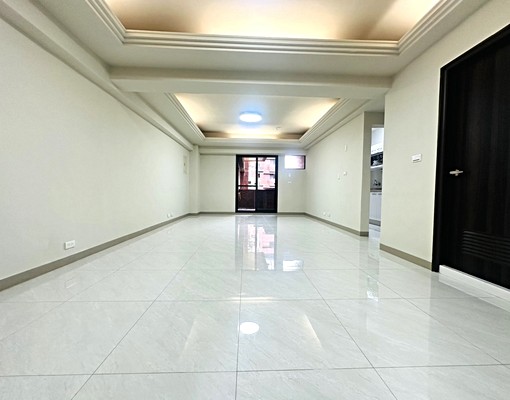 育英醫專|陽明學區|建工商圈4房+平車(含管理費)可租補 - Image 1