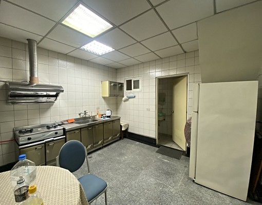 🏡出門即到中友！一中巷內整棟透天出租 - Image 2