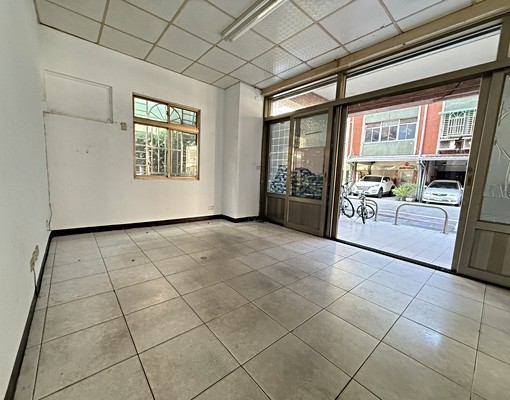 鶯歌~尖山路大觀園~一樓租16500 - Image 2