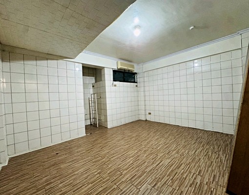 內新黃昏市場旁大地坪邊間透天 - Image 2