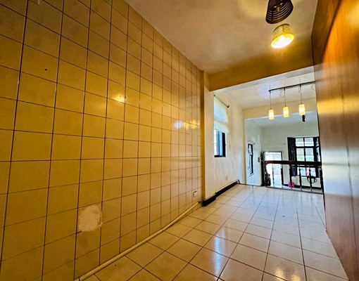 內新黃昏市場旁大地坪邊間透天 - Image 4