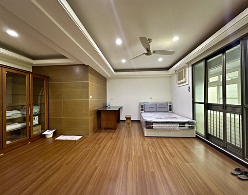 成大南工電梯華廈一房 - Image 1