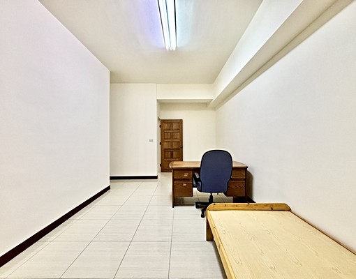 🏙️巨蛋商圈核心地段|住辦合一空間靈活運用|雙套房+客廳 - Image 3