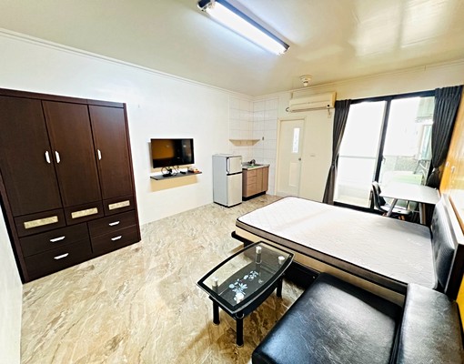 (免仲介費)獨立陽台7坪大套房!附設小廚房! - Image 1