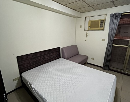 西區國美館商圈、五權火車站附陽台可租補 - Image 2