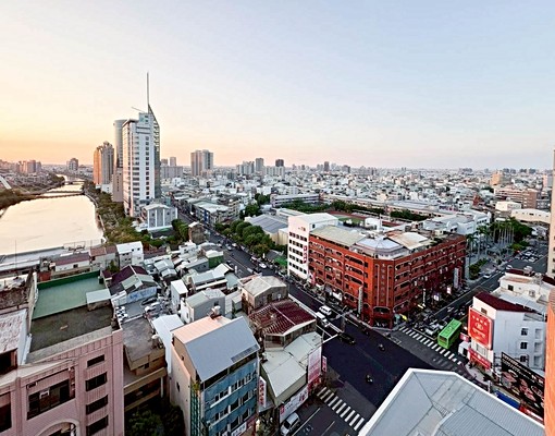 (租)愛上市中心高樓景觀採光粉紅套房(可租補) - Image 9