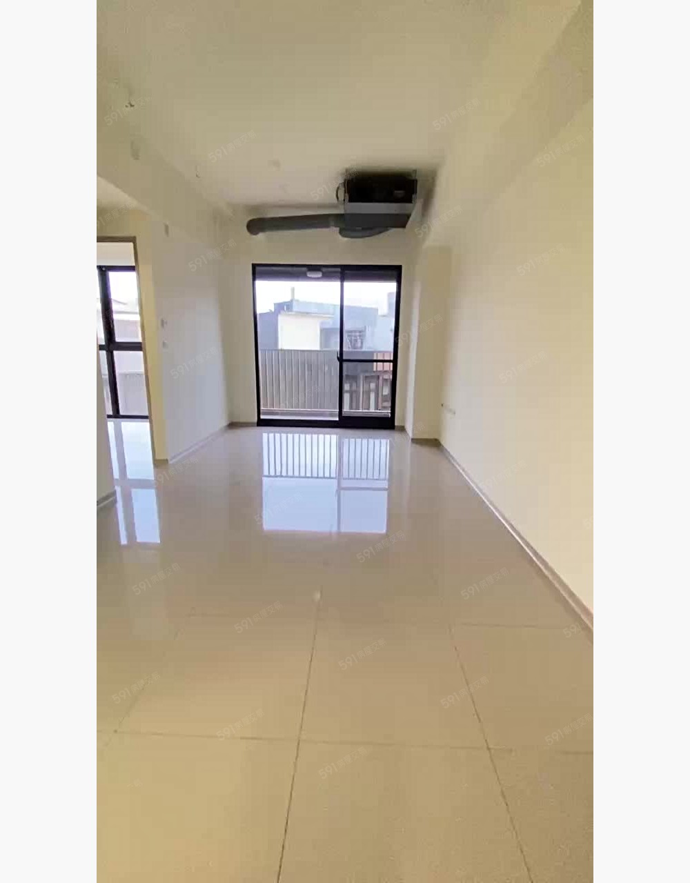 社宅免仲可租補,桃園後站,全新稀有大露台三房車,生活機能便利 - Image 1