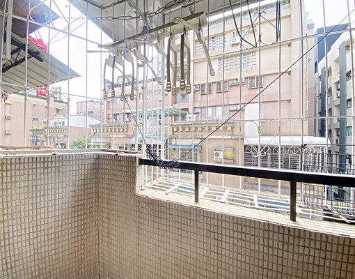 大墩商圈台水台電公寓★大三房★前後陽台附傢俱可租補 - Image 14