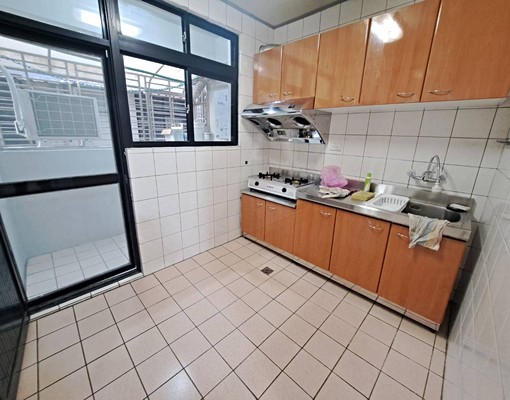 華勛陽台進出溫馨新裝三房 - Image 9