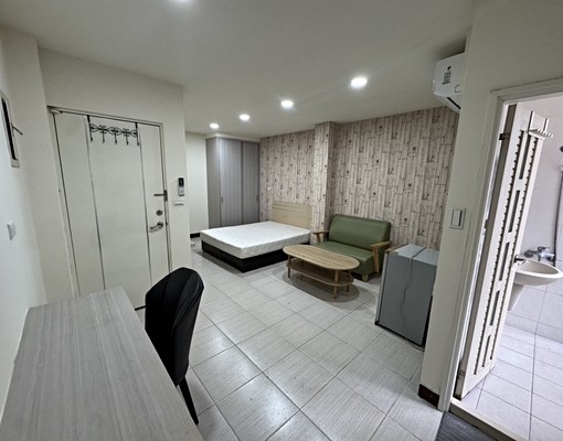 太原路西屯路，採光漂亮大套房 - Image 2