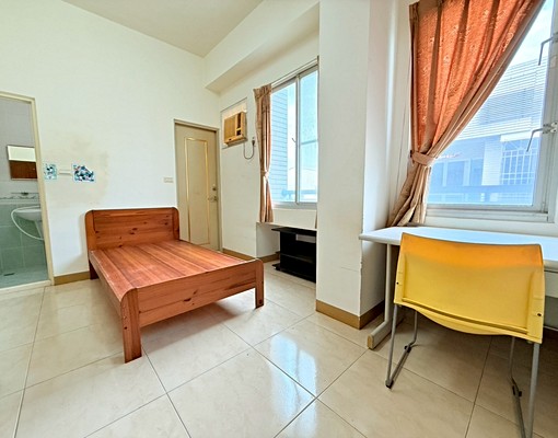 台南租屋~國光七街近探索公園小陽台套房(D4) - Image 1