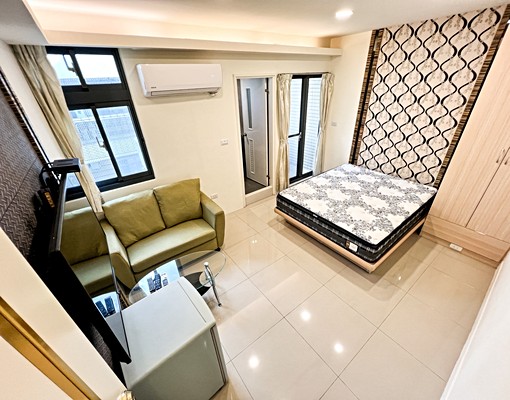 西屯區✨近新光三越✨大坪數✨可租補✨陽台獨洗獨曬 - Image 1