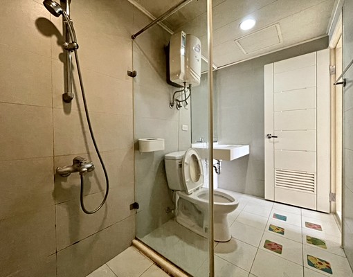 飯店式裝潢|一中商圈|台水台電|管理員|可租屋輔助|室內機車 - Image 12