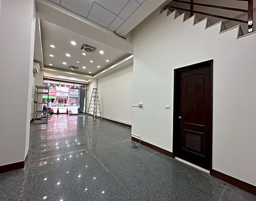 *建工商圈*整棟出租*臨路*金鑽透天店面 - Image 2