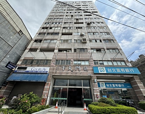 中壢火車站旁|開放空間。住辦合一。工作室。雙衛 - Image 2