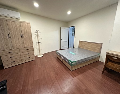 分租雙捷運黃金二樓.採光通風佳 - Image 1