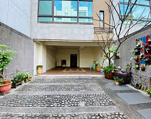 🌿東區｜近崇學國小｜大面寬可停三車｜電梯透天 - Image 13