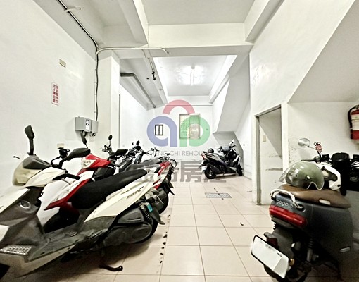 近逢甲大學，租金含水.網路.瓦斯，有室內機車位!!多間可選 - Image 5