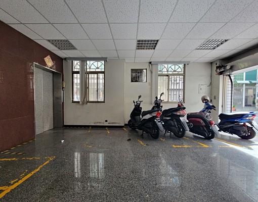 👍優質電梯大套房－含水費、網路、第四台👍獨立洗衣機 - Image 15