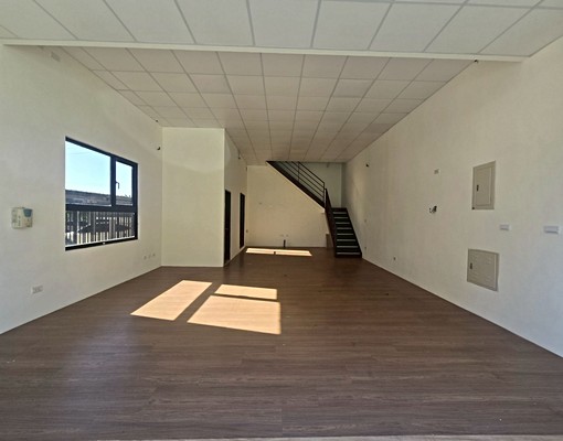 優活郡店面出租 - Image 1