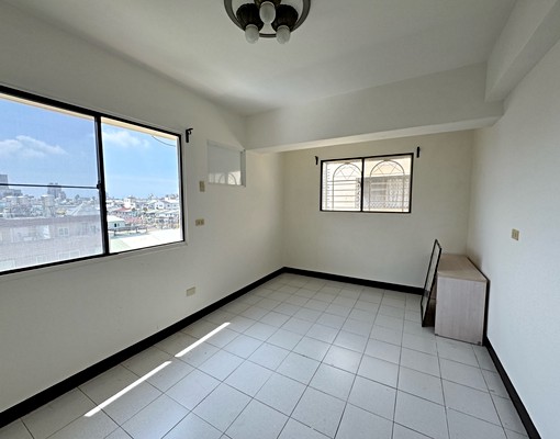 ⭐️東區精華蛋黃區採光三房附平面車位宅 - Image 6