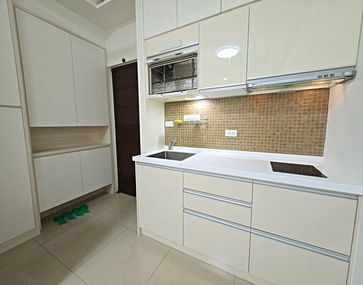 海山捷運頂規挑高套房 - Image 4