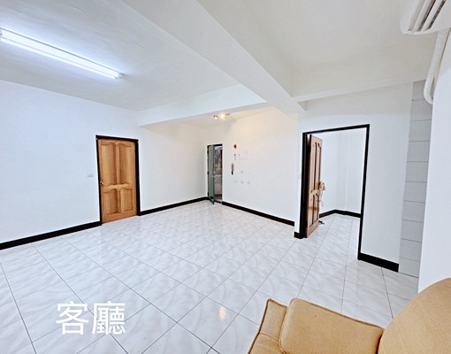 雄商對面/超大空間32坪/二樓/市區方便 - Image 4