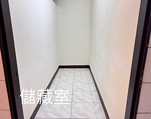 雄商對面/超大空間32坪/二樓/市區方便 - Image 11