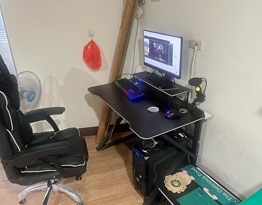 無冷氣雅房有完整電腦設備適合學生 - Image 2