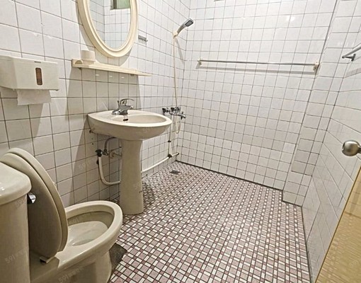 近豐原火車站🌺透天兩房空屋🌺超大坪數🌺租補戶籍🌺廚房 - Image 2