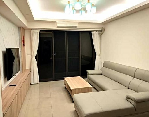 內新市場肯德基旁/精美裝潢大三房休旅車位/可租補有浴缸 - Image 1