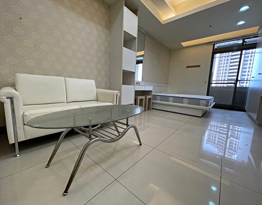 捷運共構宅挑高3米6精典舒適獨立套房 - Image 3