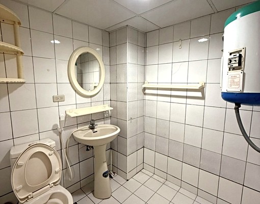 星鴻😊電梯正廟口套房鬧中取靜~ - Image 4