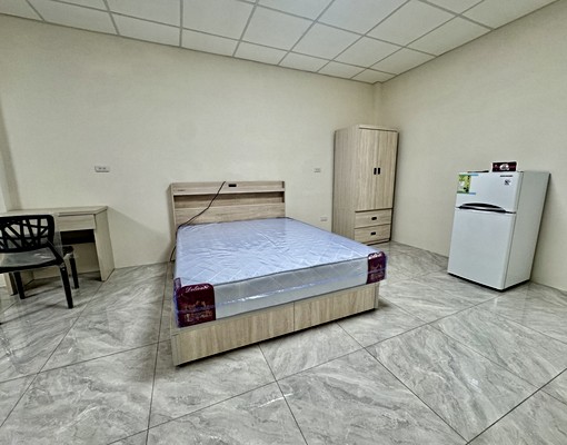 【搶手可租補】潭子車站旁│全新大套房│傢俱電全配! - Image 3