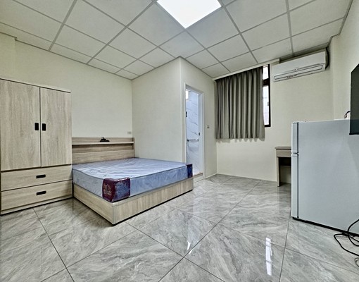 【搶手可租補】潭子車站旁│全新大套房│傢俱電全配! - Image 1