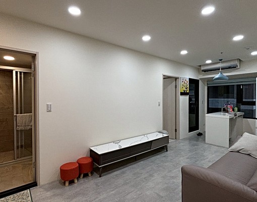 採光沒很好但是不怕風雨不怕吵|近高鐵有裝潢有玄關有泳池|首選 - Image 1