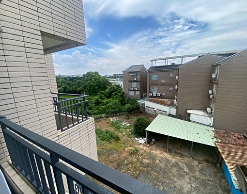 近中壢工業區/龍安商圈~全新高檔裝潢~可租補 - Image 6