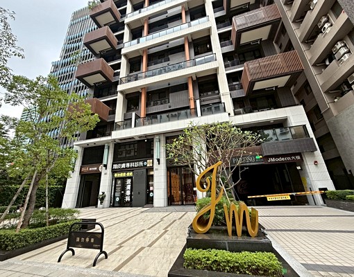 巨蛋商圈「精美2房+平車」 - Image 1