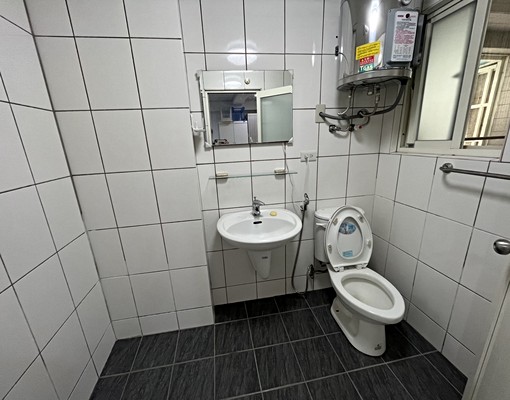 可雙租補近中山公園澄清平等火車站🌟台水電多間套房 - Image 3