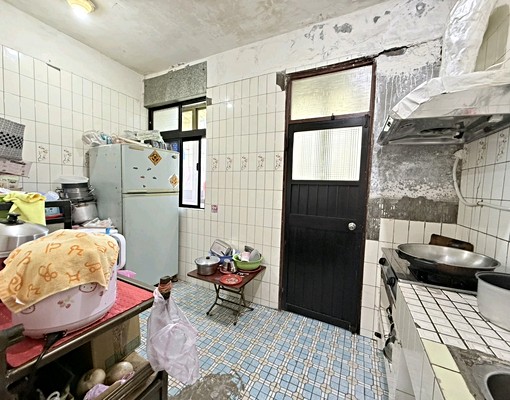 近竹圍捷運站，免仲介費，可社宅，可租補，可入戶籍，養貓可談 - Image 6