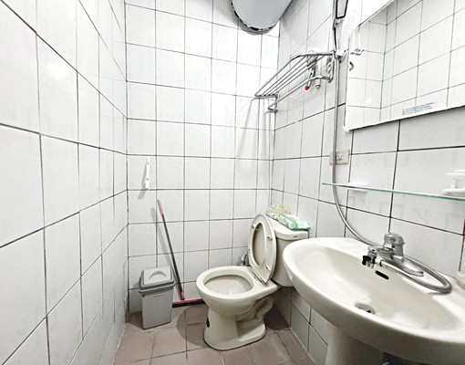 免佣)光仁中學【優質租案】對外窗★獨立衛浴★環球商圈 - Image 2