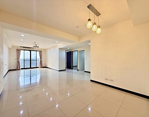 純室內30坪啦✴️軍福軍功雙商圈✴️十期最便宜大三房✴️速洽 - Image 2