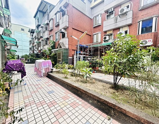 大里工業區🌺整棟樓店🌺空屋三房車位🌺租補戶籍🌺55坪 - Image 1