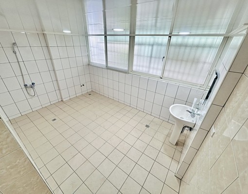 大里工業區🌺整棟樓店🌺空屋三房車位🌺租補戶籍🌺55坪 - Image 9