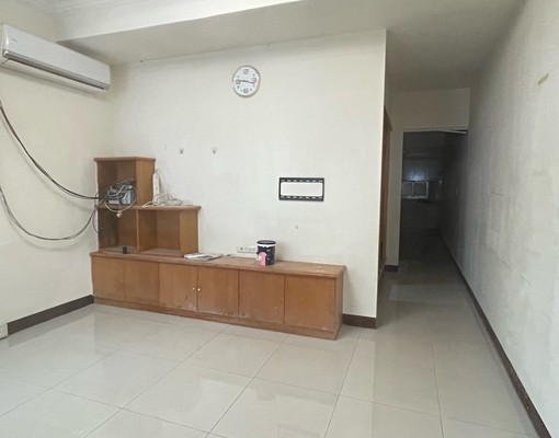 太原火車站太原路旁近三房透天有車庫最多可停雙車 - Image 3