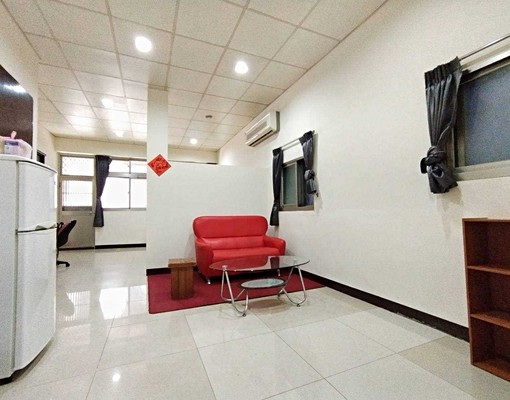 可租補~捷運三重國小站方正超大套房 - Image 2