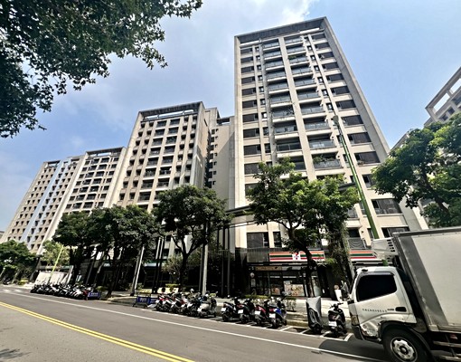 中國醫BOT三月花見三房車可租補入籍可貓 - Image 1